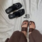صندل زنانه زارا انگشتی مدل طلا  پاشنه تخت ۲ سانتی زیره ترک سایز ۳۷-۴۰